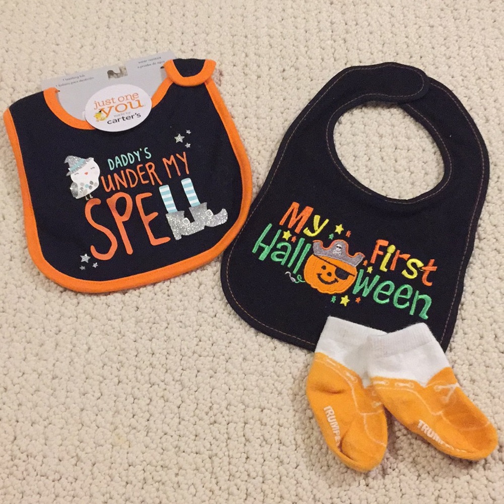 Halloween bibs and socks